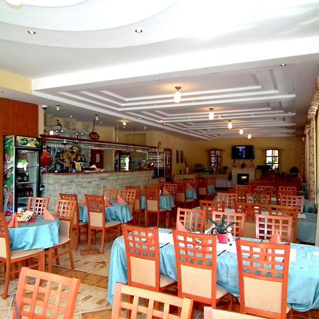 Hotel Jarja Хайдусобосло Экстерьер фото